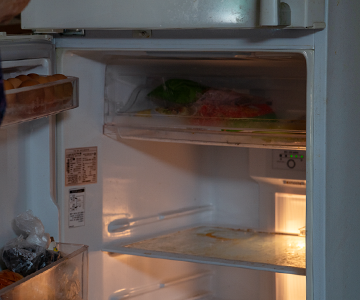 허기와 외로움으로 채우는 한상 1